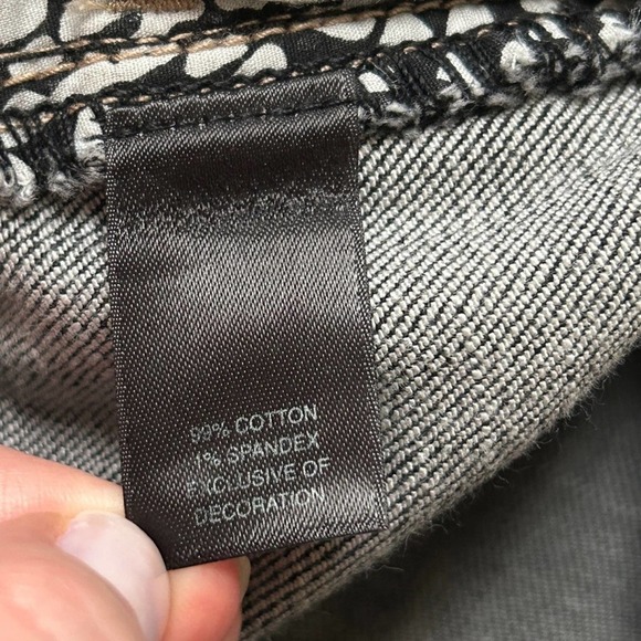 White House Black Market Charcoal Black Rhinestone Crop Denim Jeans, Size 6 - Picture 15 of 15